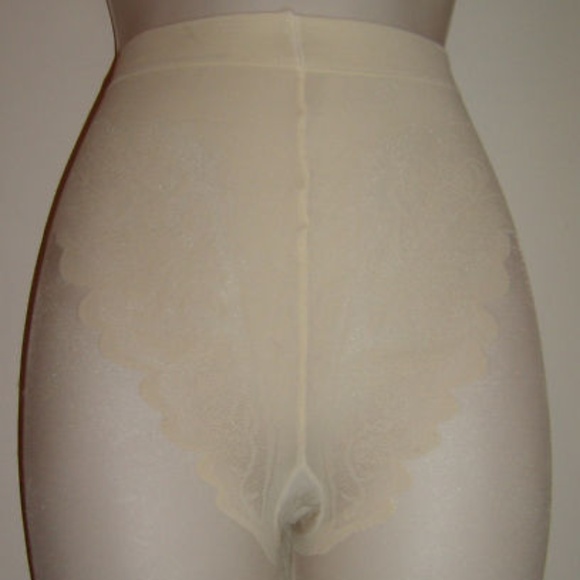 Vintage silky soft ivory/cream pantyhose
